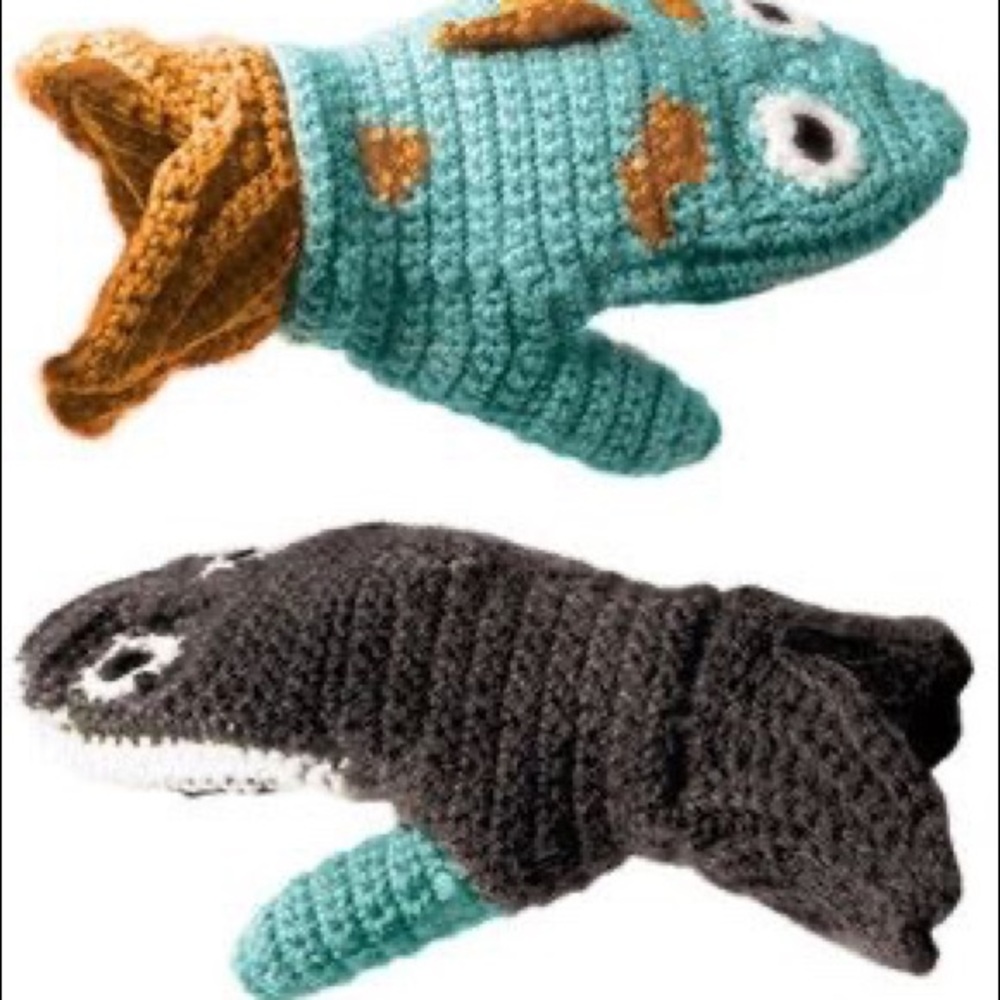 Hooray Hoopla Whale vs. Fish Mittens
